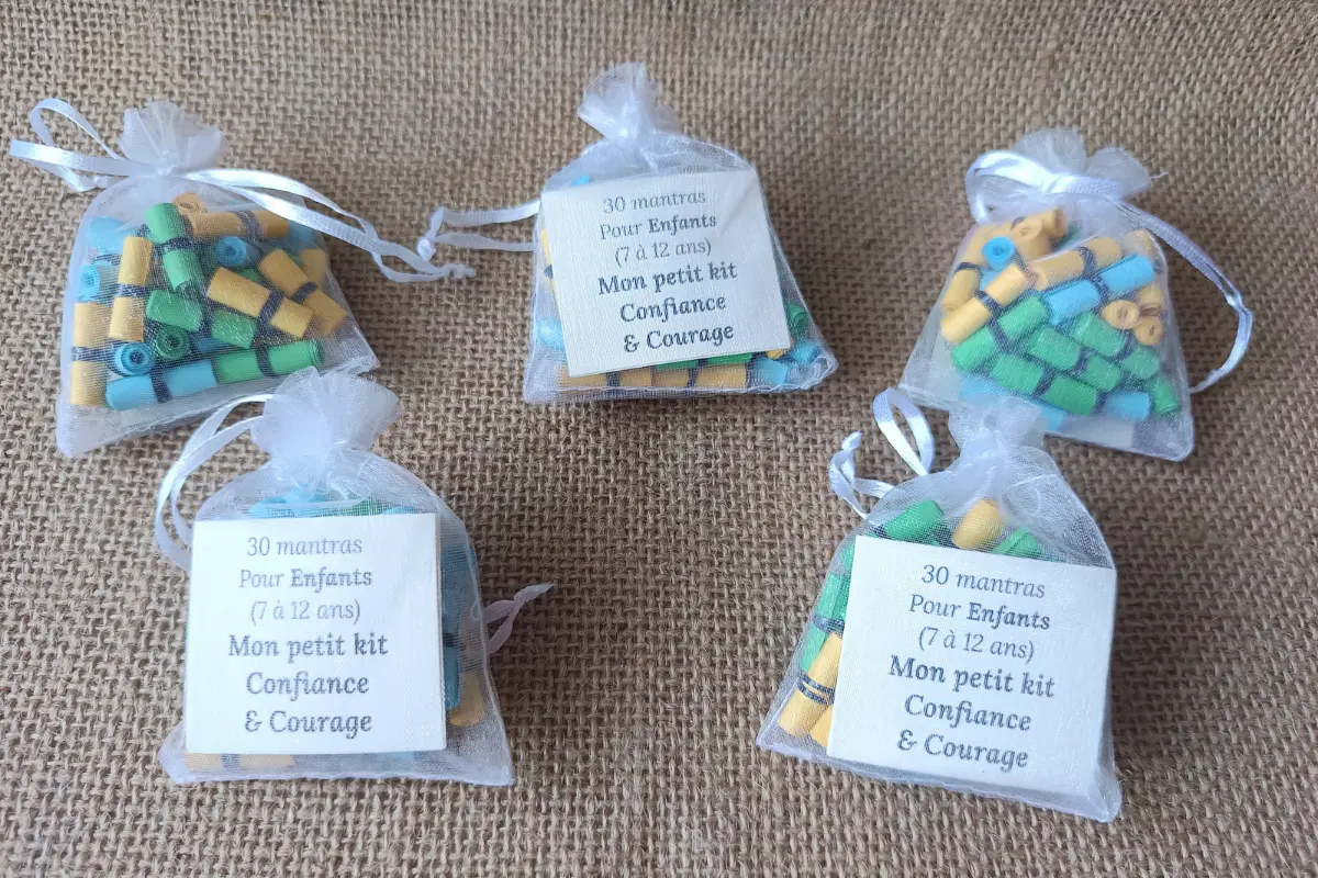 30 Mantras émotions (Enfants) : Kit Confiance et Courage – « J’accompagne les émotions de mon enfant (7-12 ans) »