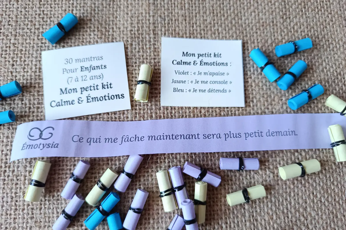 30 Mantras émotions (Enfants) : Kit Calme et émotions – « J’accompagne les émotions de mon enfant (7-12 ans) »